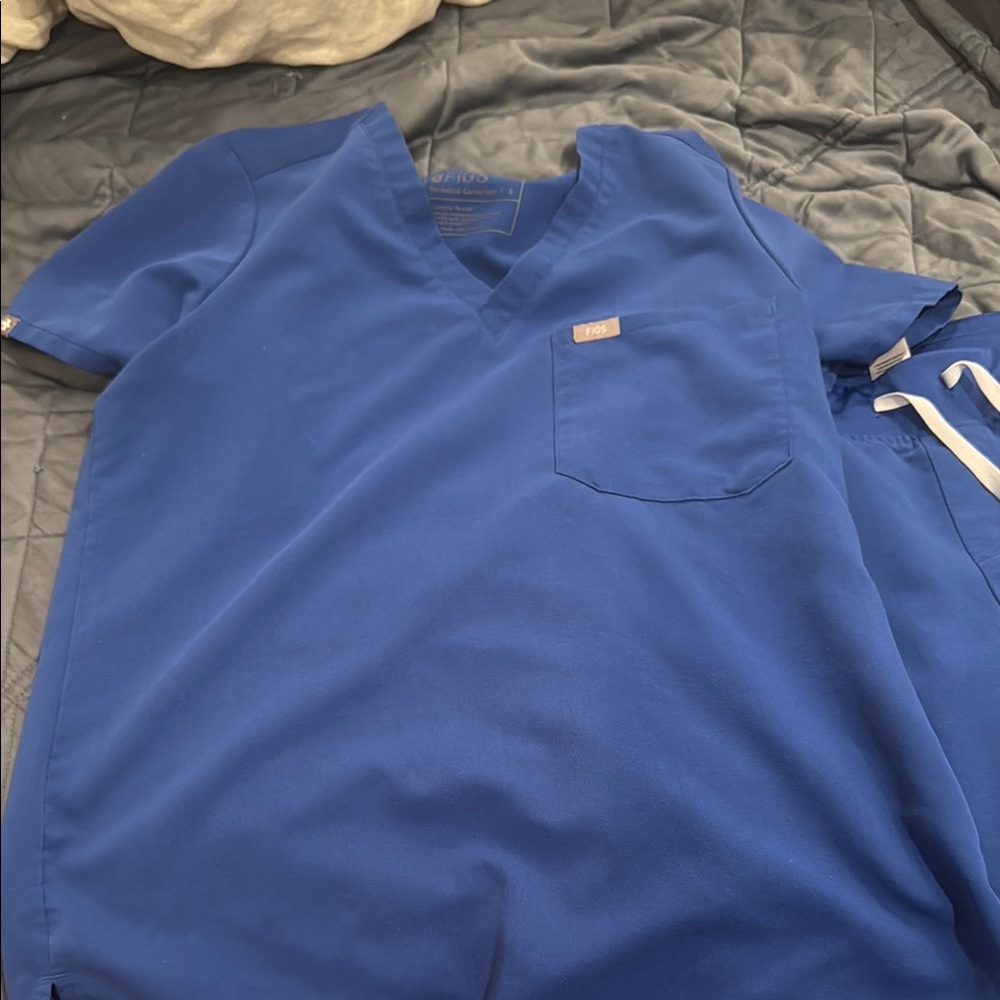 Figs winning Blue Scrub Set small Catarina and small petite Zamora.